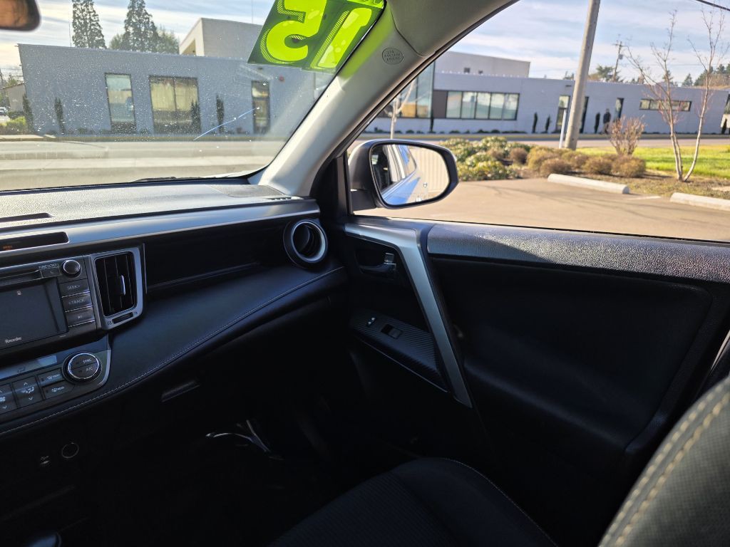 2015 Toyota Rav4 Image 13