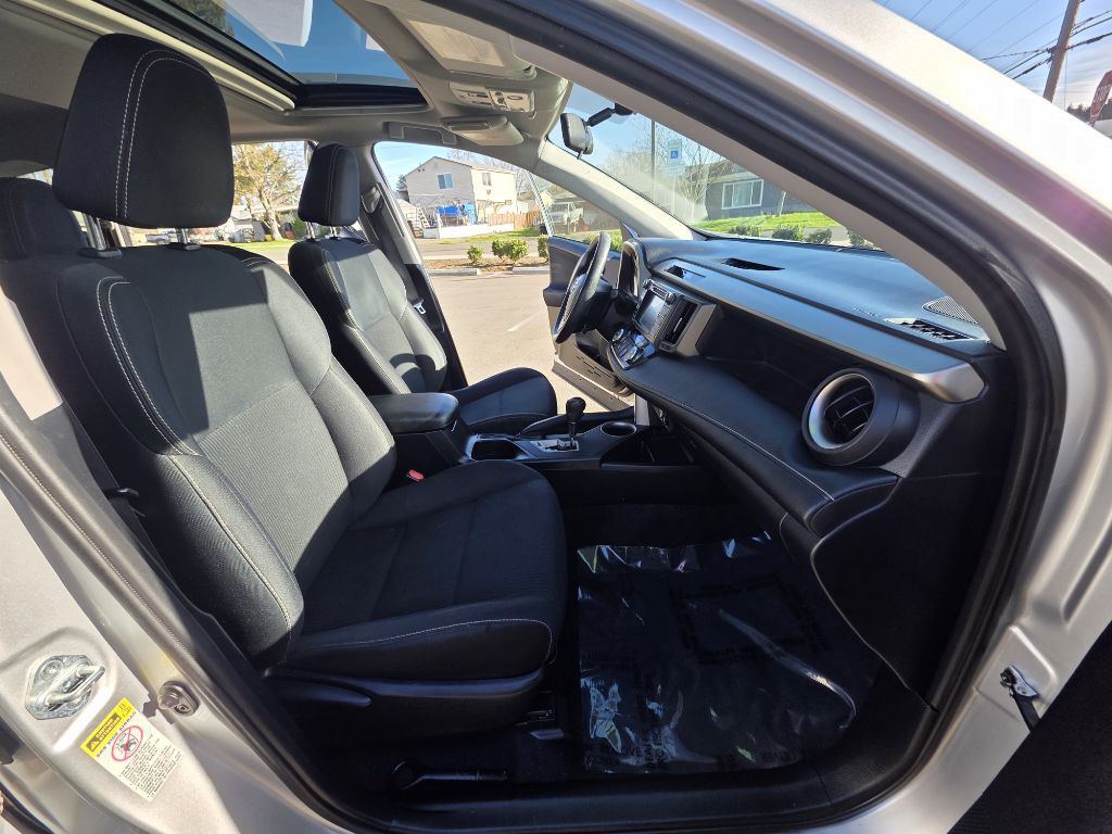 2015 Toyota Rav4 Image 15