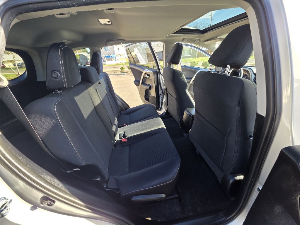 2015 Toyota Rav4 Image 16