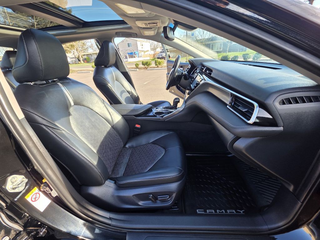 2018 Toyota Camry Image 15