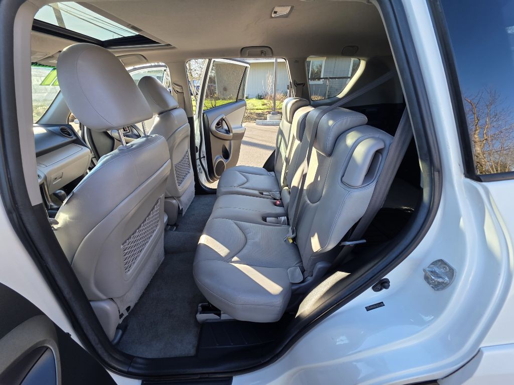 2011 Toyota Rav4 Image 16
