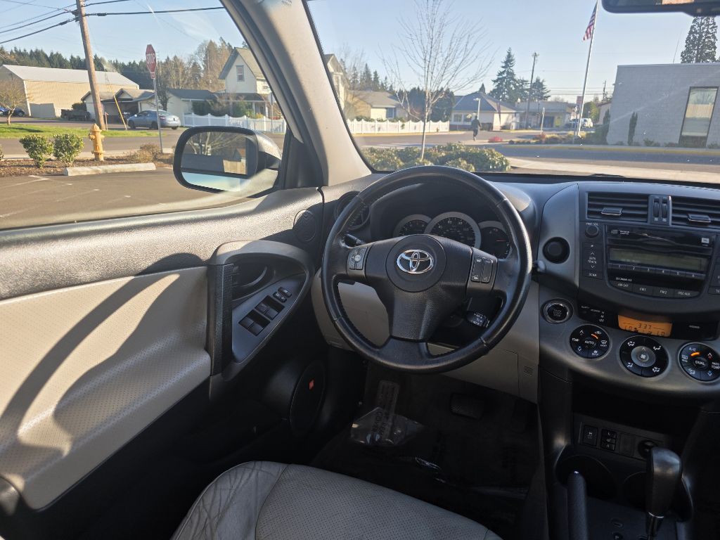 2011 Toyota Rav4 Image 11