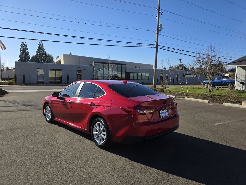 2025 Toyota Camry Image 7