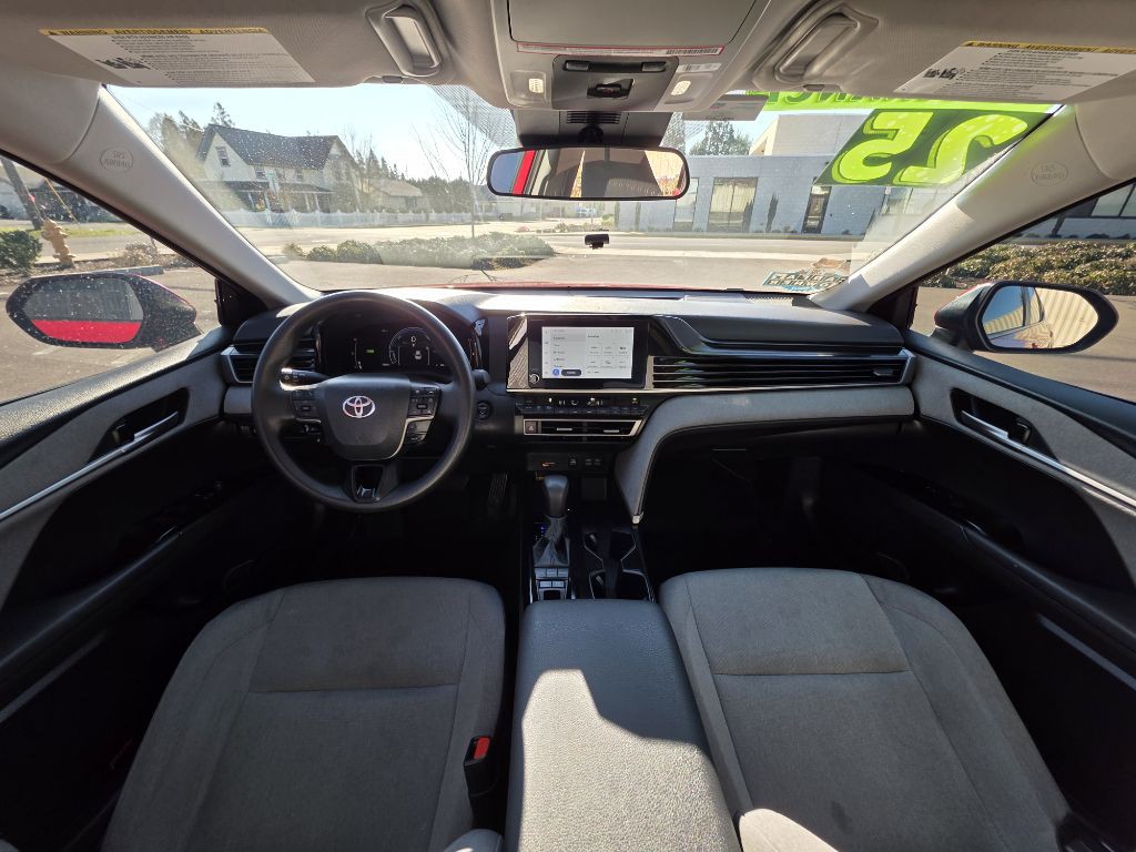 2025 Toyota Camry Image 9