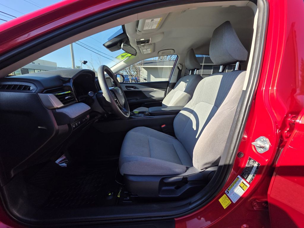 2025 Toyota Camry Image 15