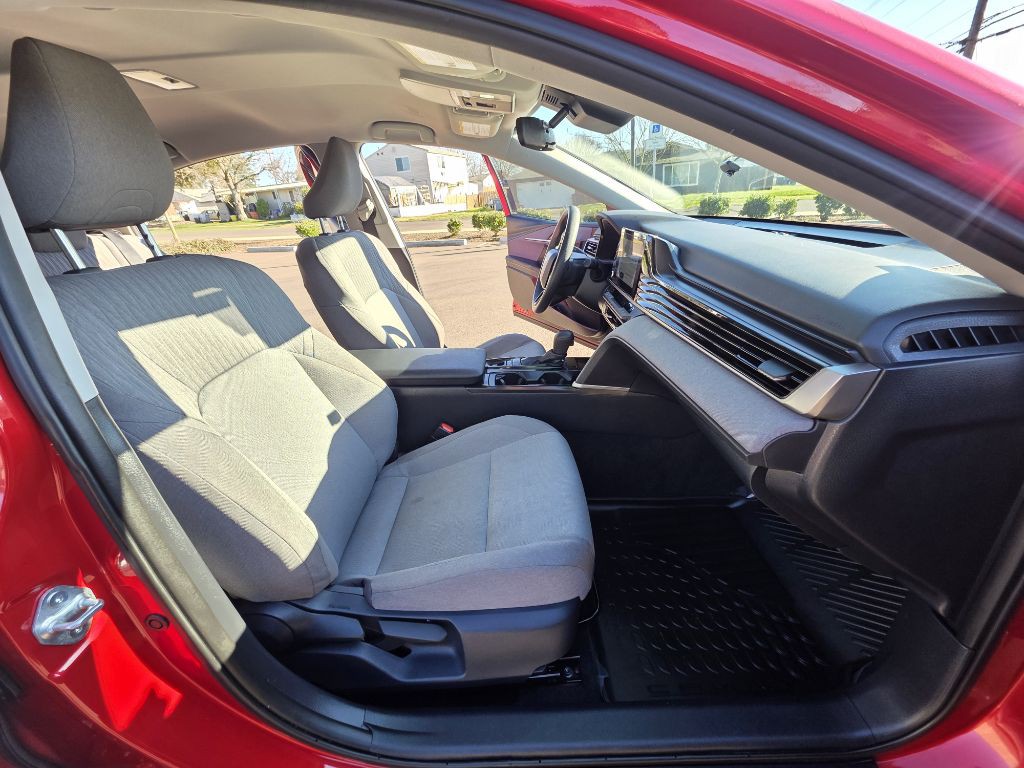 2025 Toyota Camry Image 16