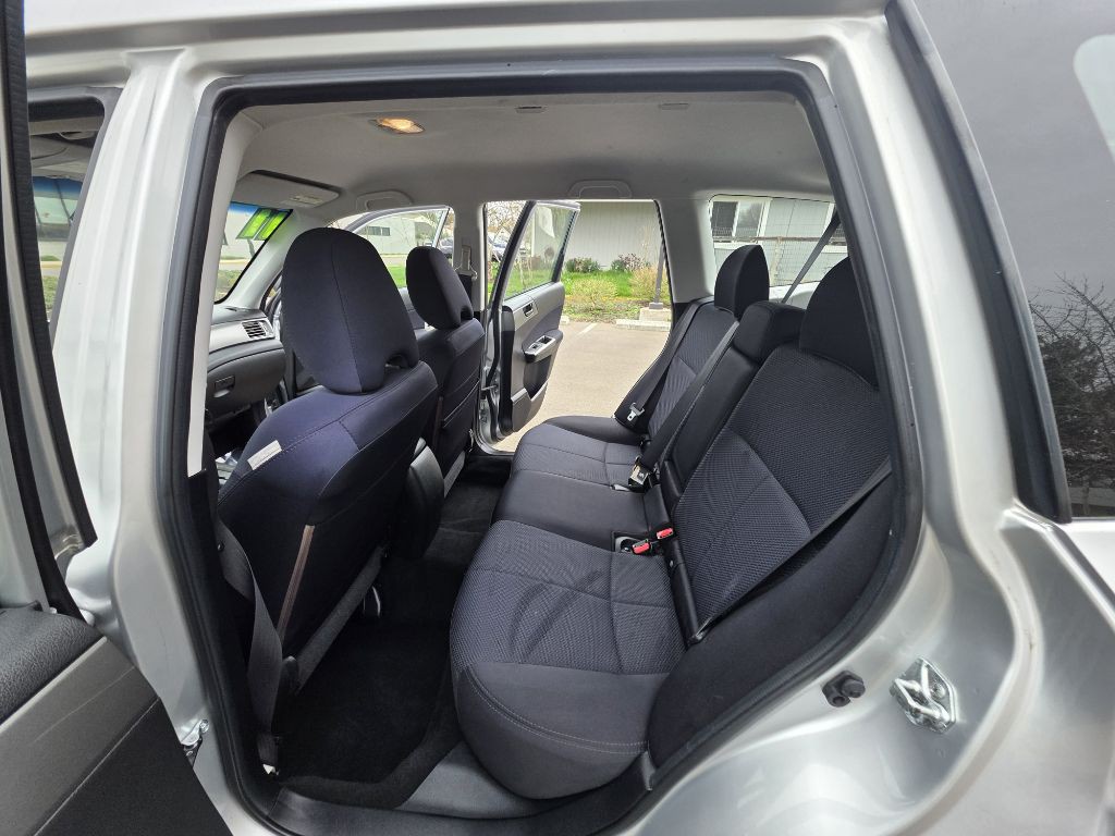 2011 Subaru Forester Image 16