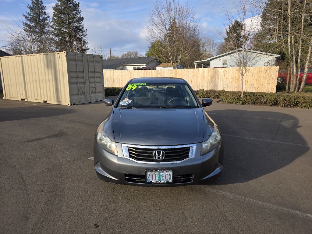 2009 Honda Accord Image 2