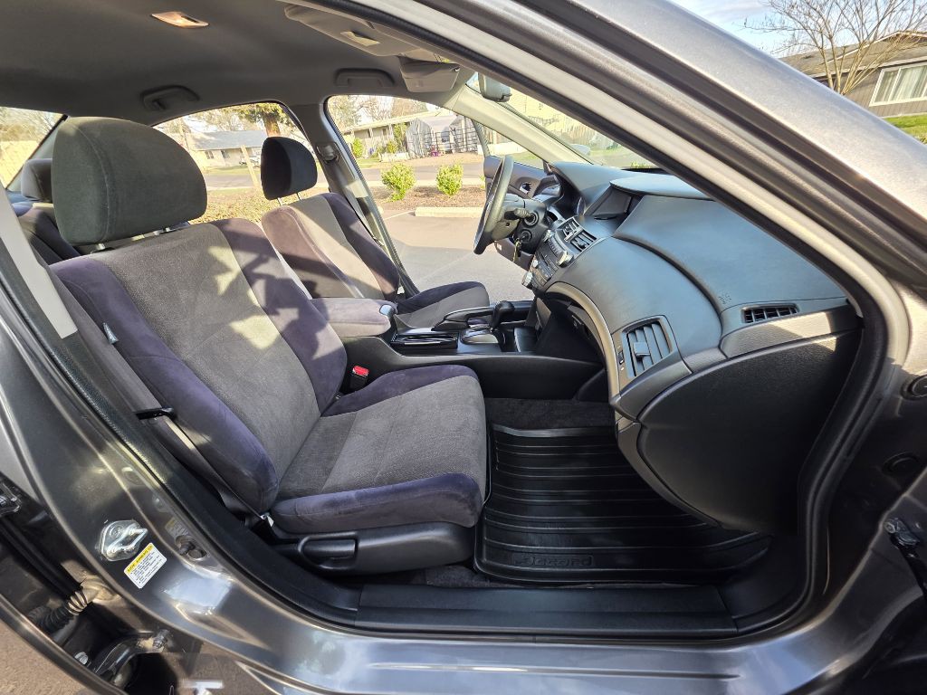 2009 Honda Accord Image 15