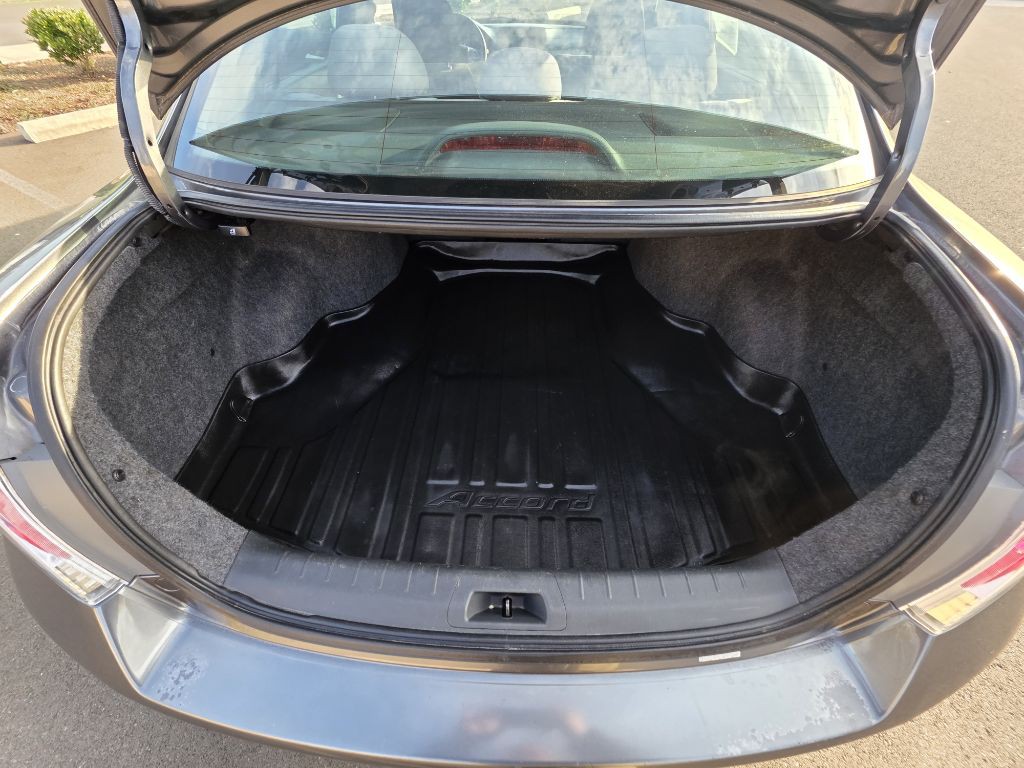 2009 Honda Accord Image 18