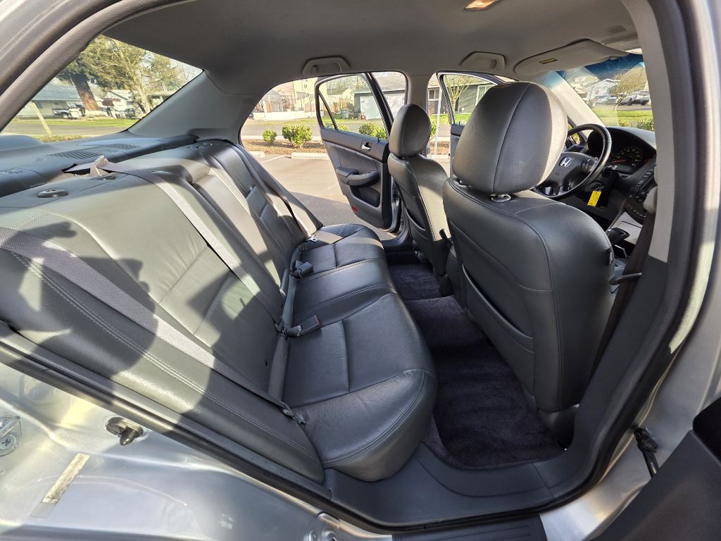 2005 Honda Accord Image 17