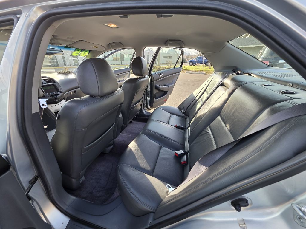 2005 Honda Accord Image 18