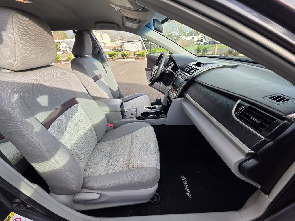 2012 Toyota Camry Image 15