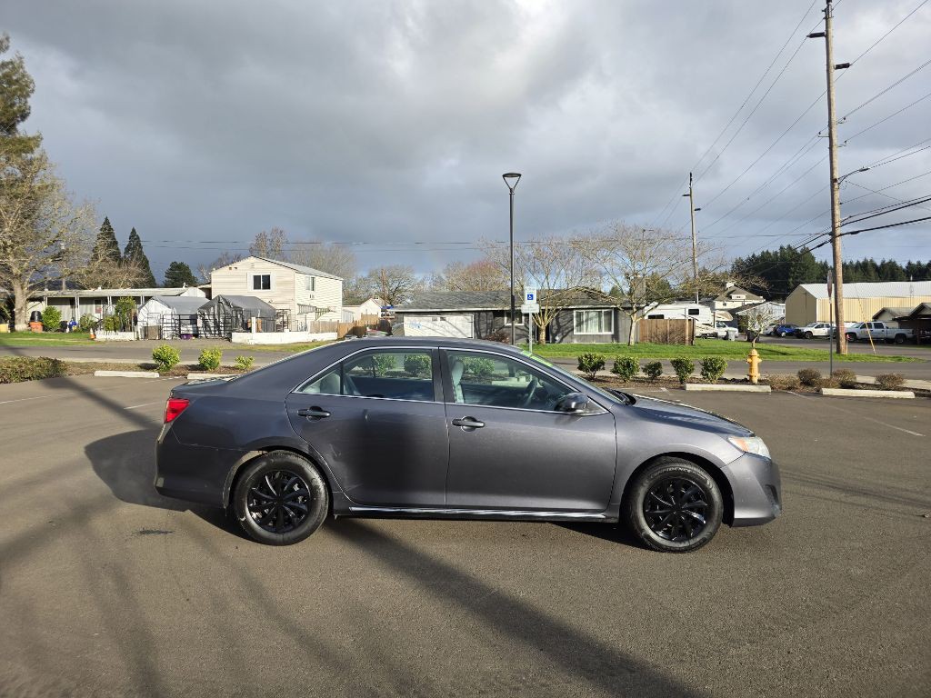 2012 Toyota Camry Image 4
