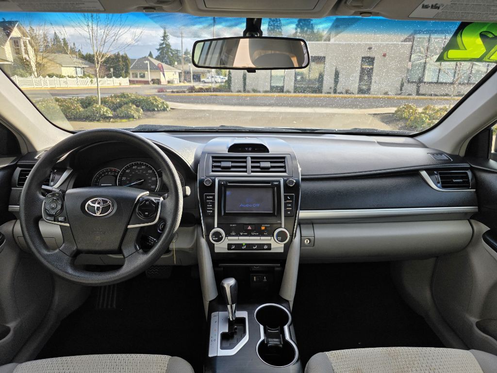 2012 Toyota Camry Image 10