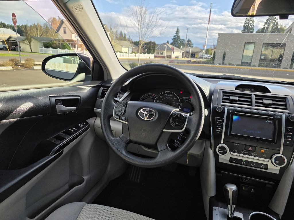2012 Toyota Camry Image 12