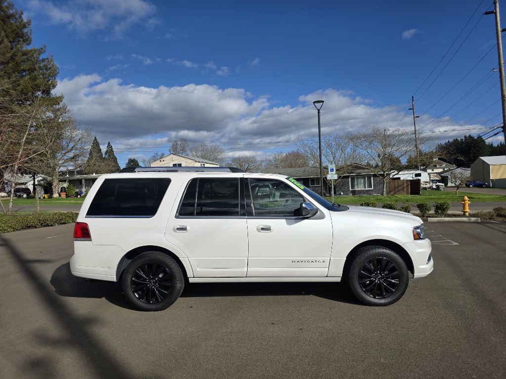 2015 Lincoln Navigator Image 4