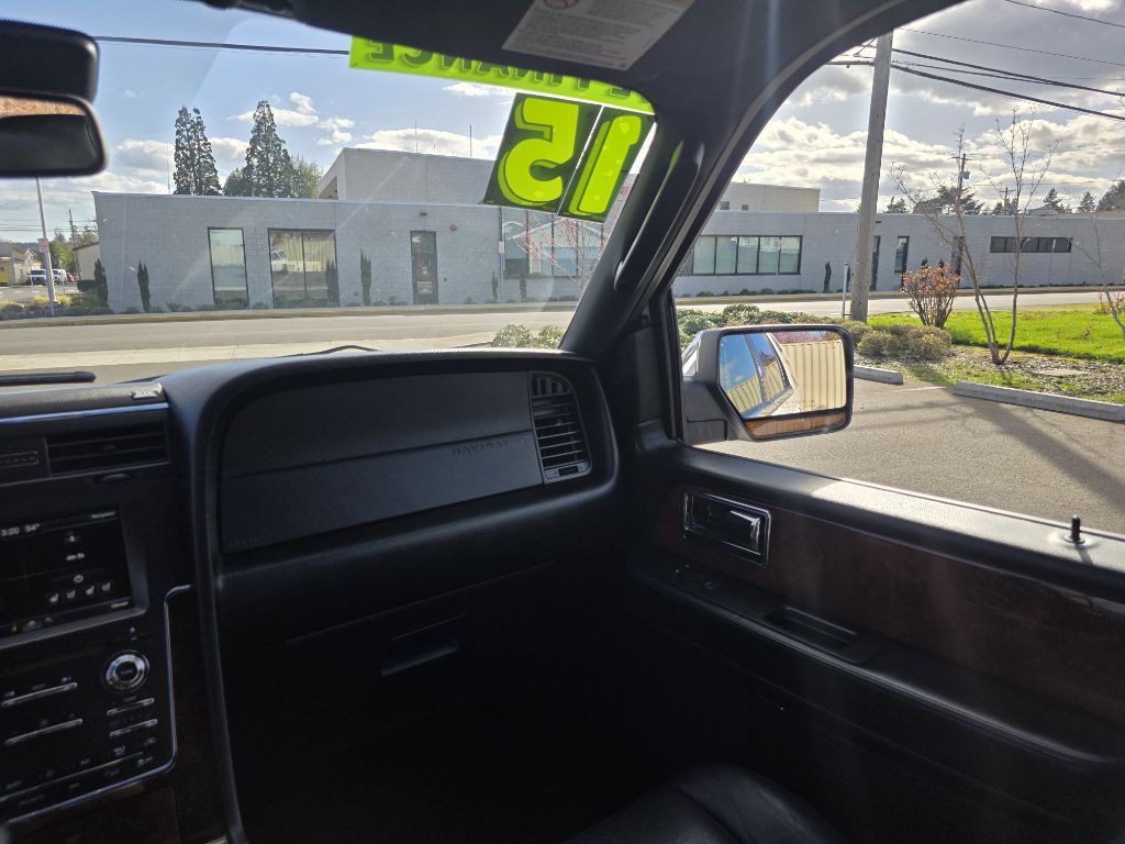 2015 Lincoln Navigator Image 11