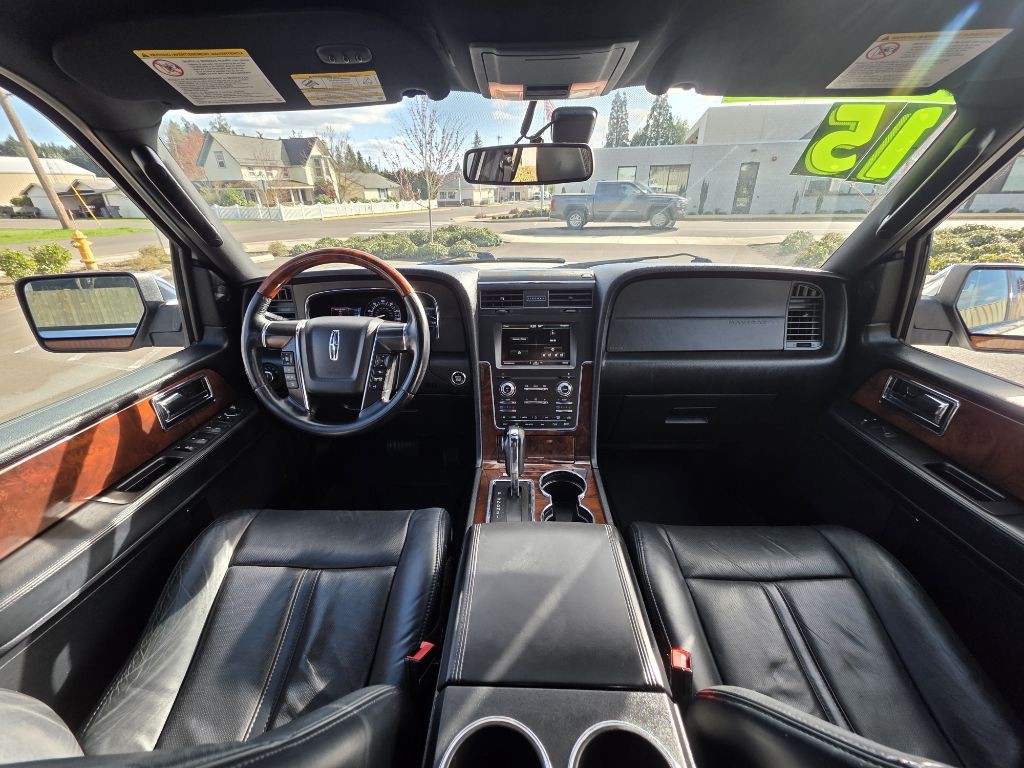 2015 Lincoln Navigator Image 13