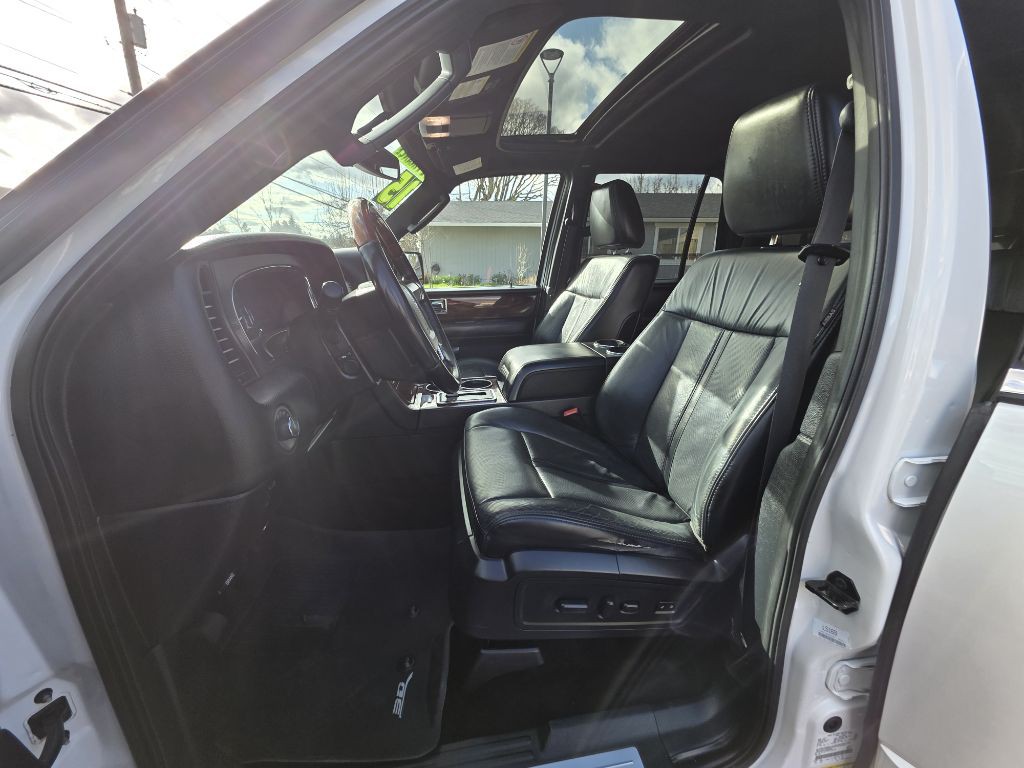 2015 Lincoln Navigator Image 14