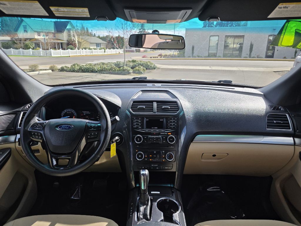 2017 Ford Explorer Image 9