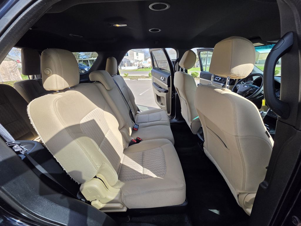 2017 Ford Explorer Image 16