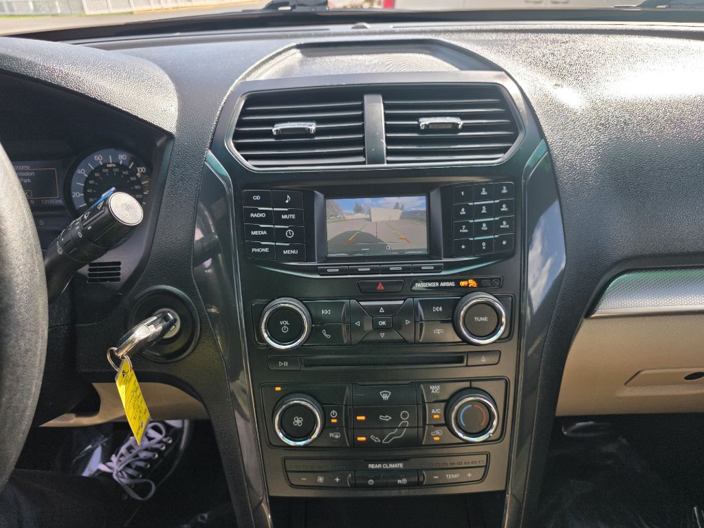 2017 Ford Explorer Image 21