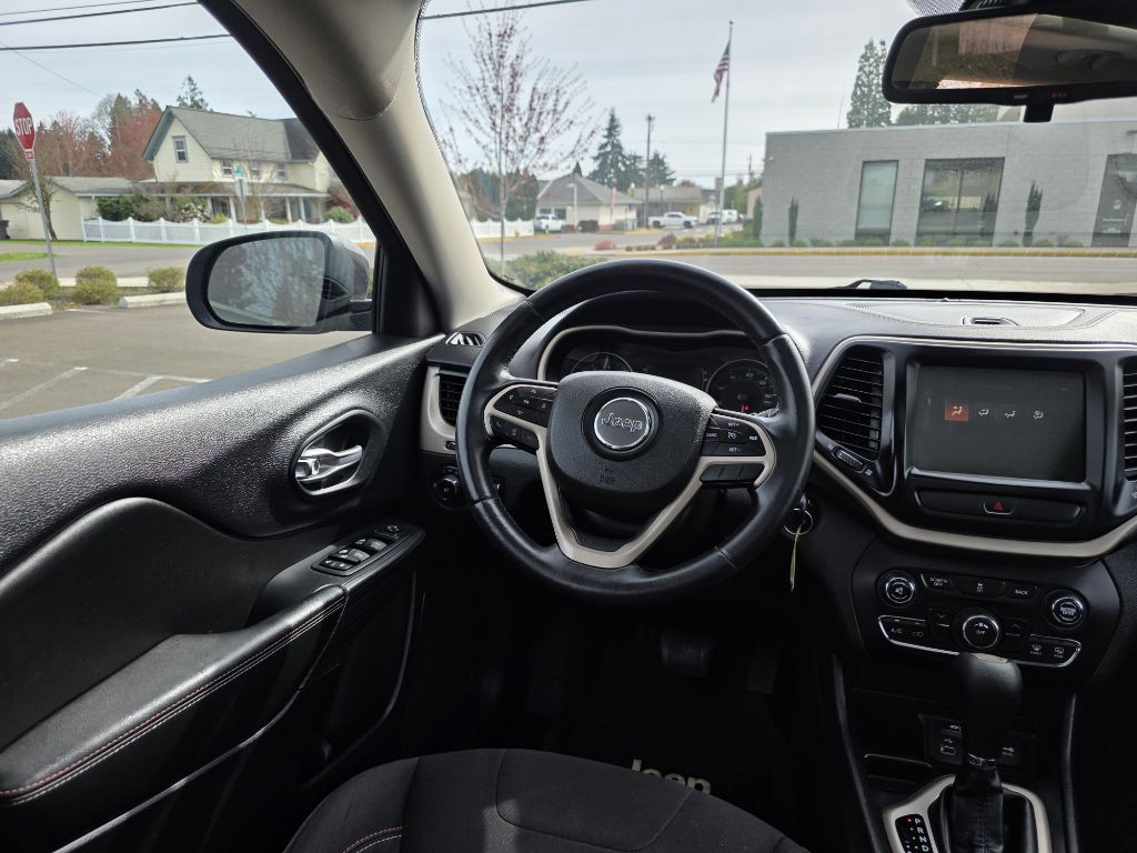 2017 Jeep Cherokee Image 7