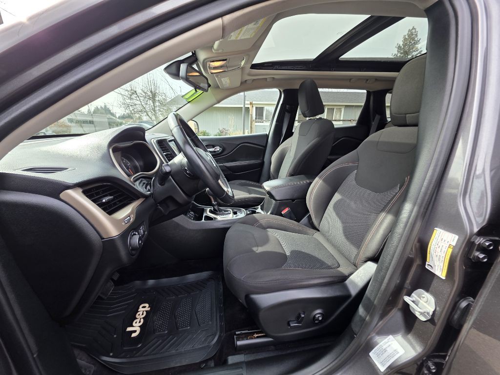 2017 Jeep Cherokee Image 13