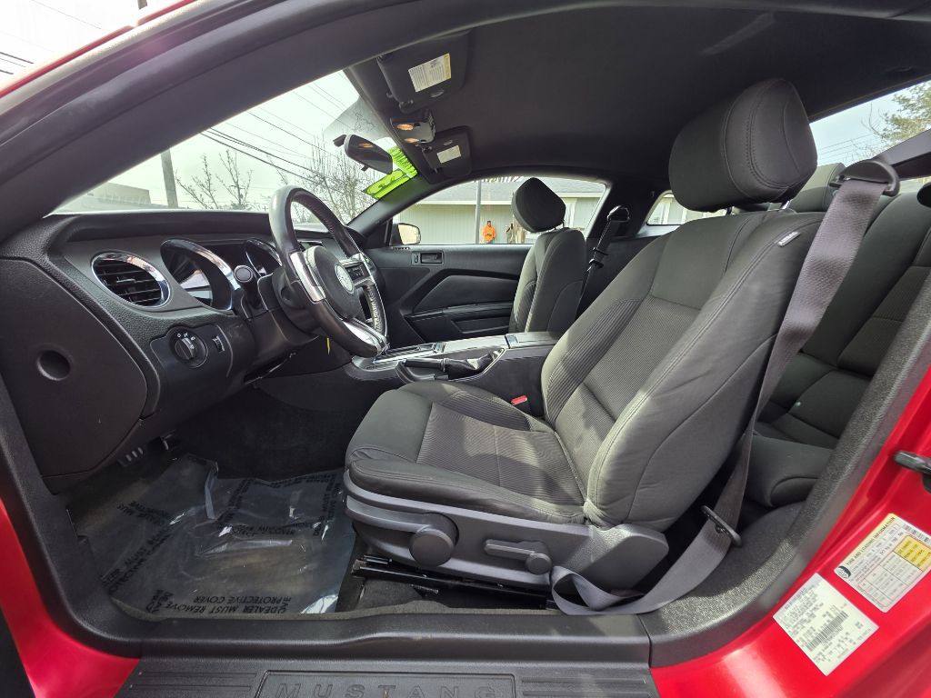 2013 Ford Mustang Image 11
