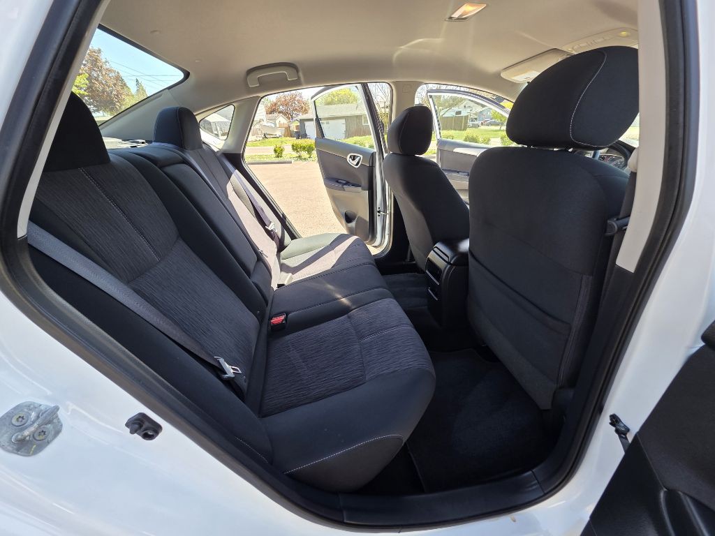 2015 Nissan Sentra Image 17