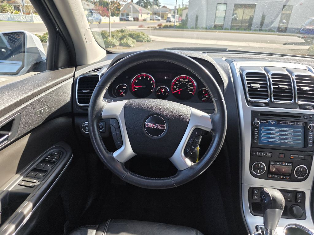 2010 GMC Acadia Image 10