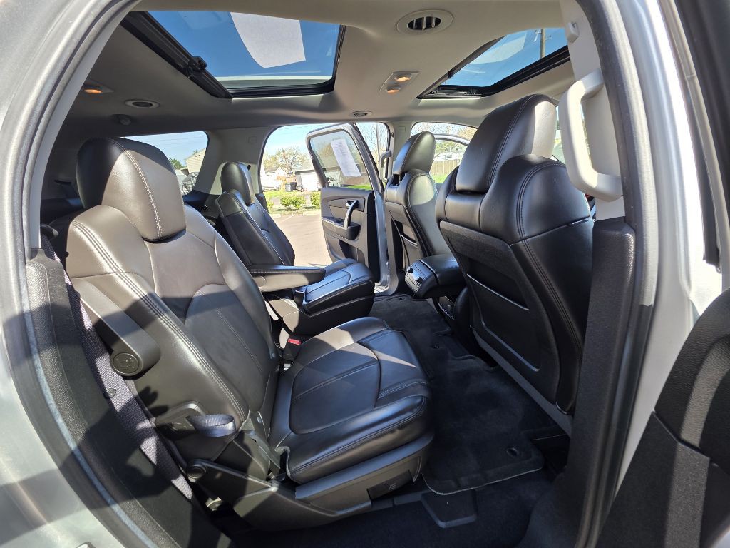 2010 GMC Acadia Image 16