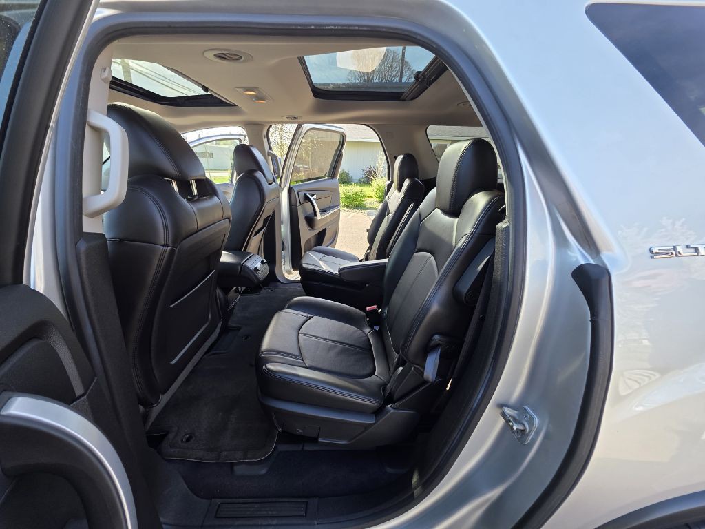 2010 GMC Acadia Image 18