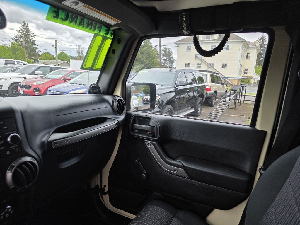 2011 Jeep Wrangler Image 10