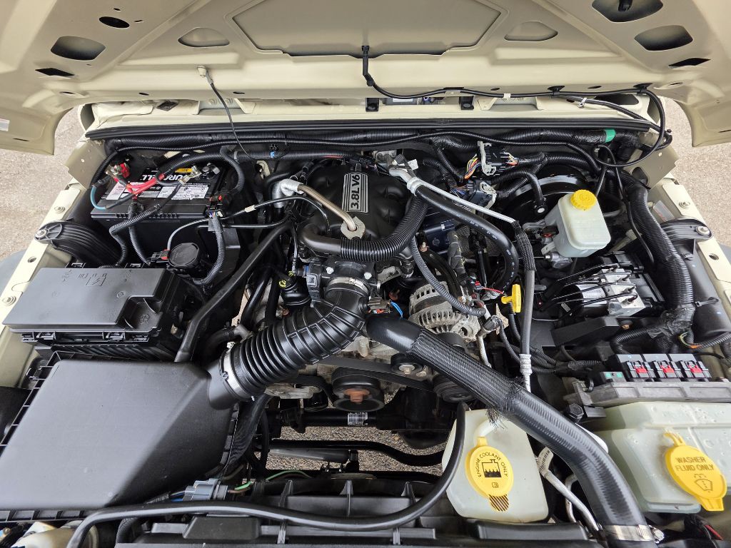 2011 Jeep Wrangler Image 16