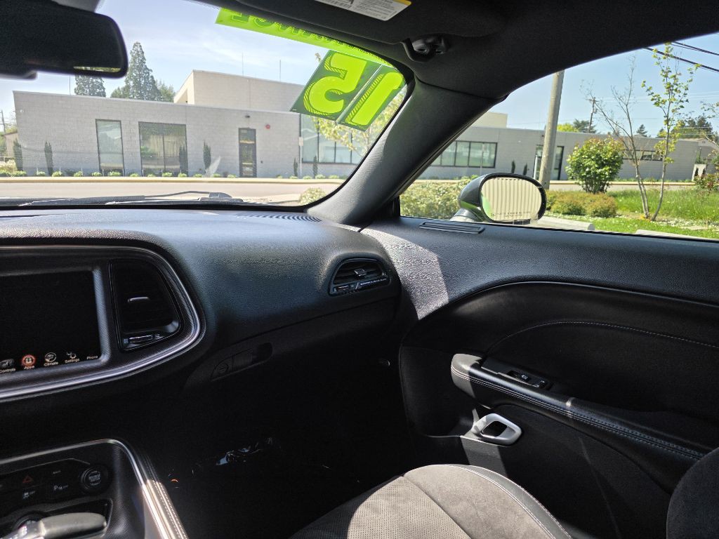 2015 Dodge Challenger Image 14