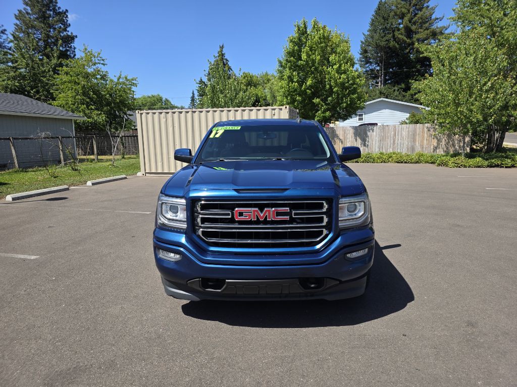 2017 GMC Sierra Image 2