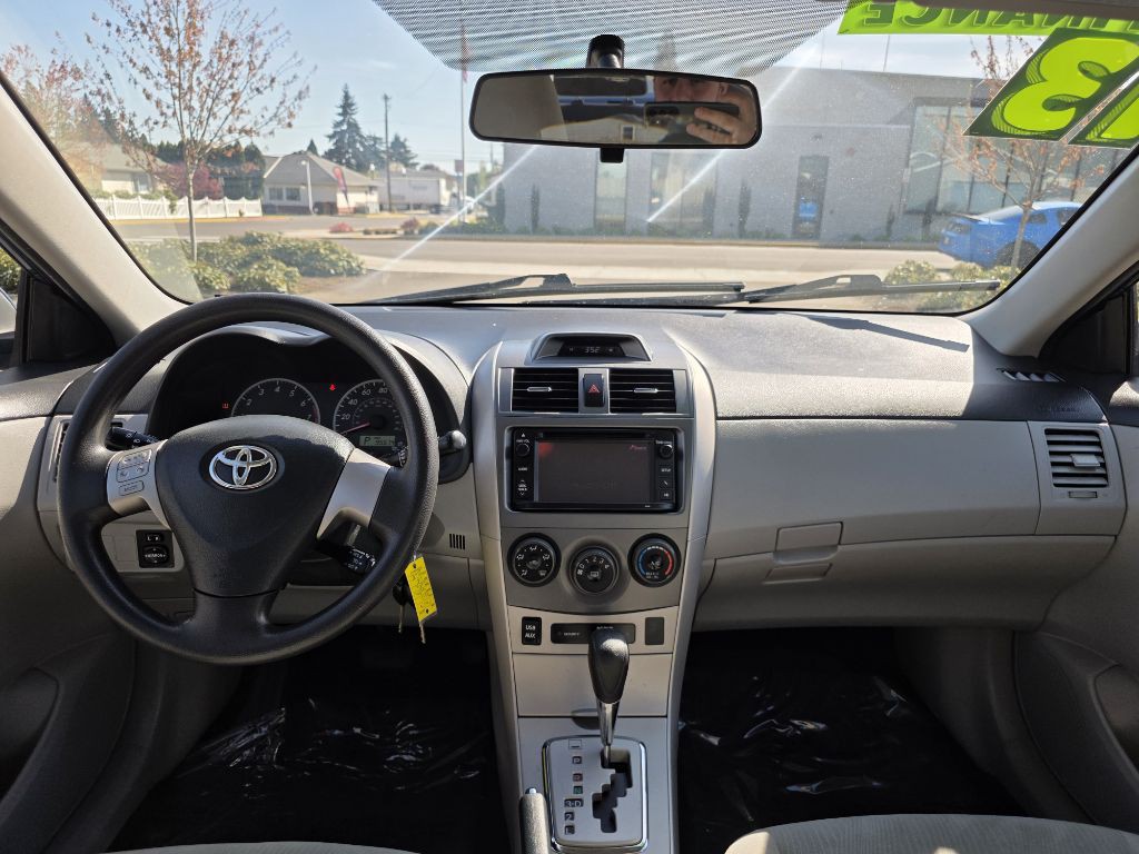 2013 Toyota Corolla Image 8