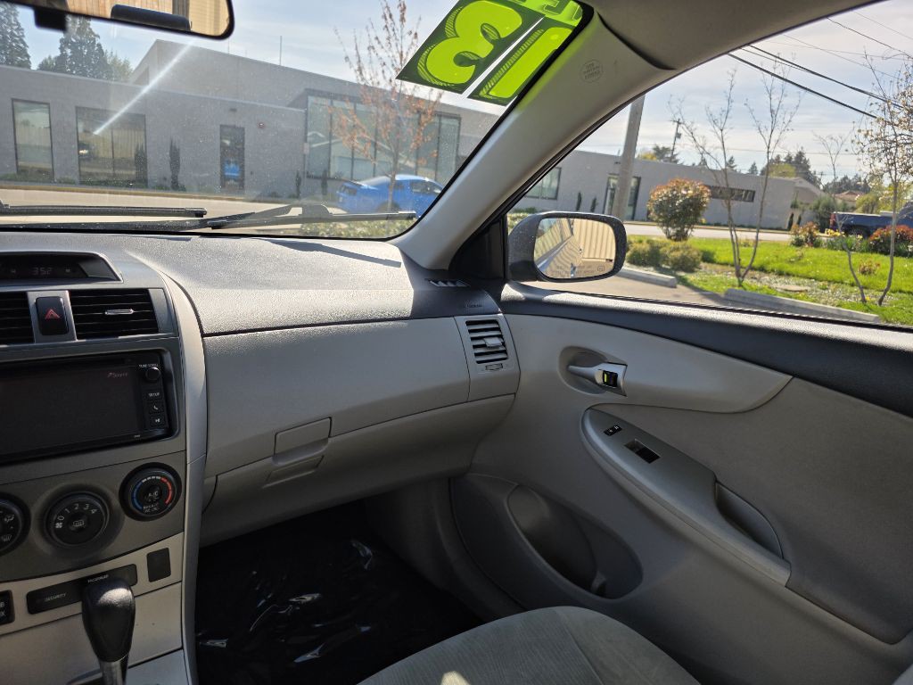 2013 Toyota Corolla Image 10