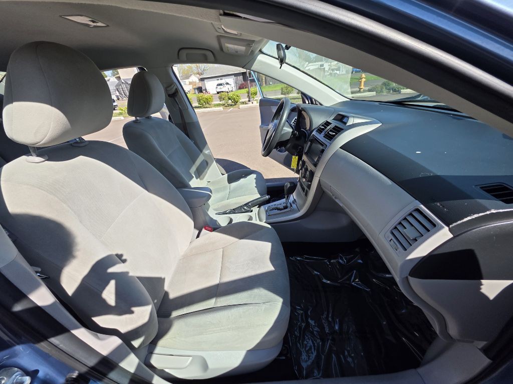 2013 Toyota Corolla Image 14