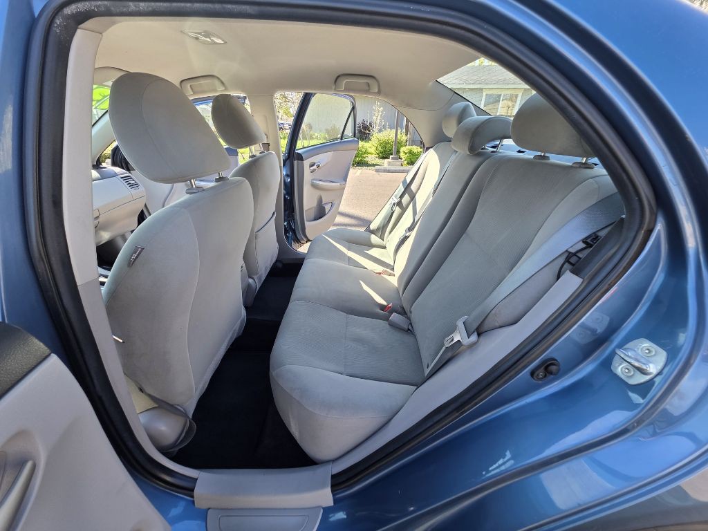 2013 Toyota Corolla Image 16