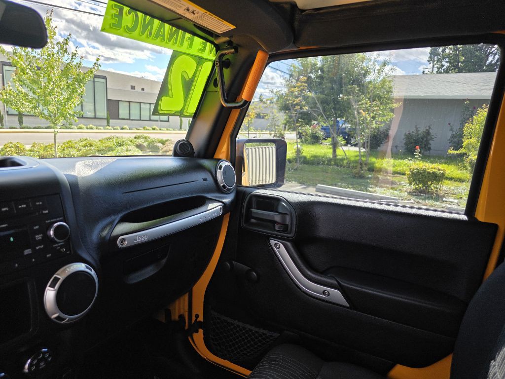 2012 Jeep Wrangler Image 10