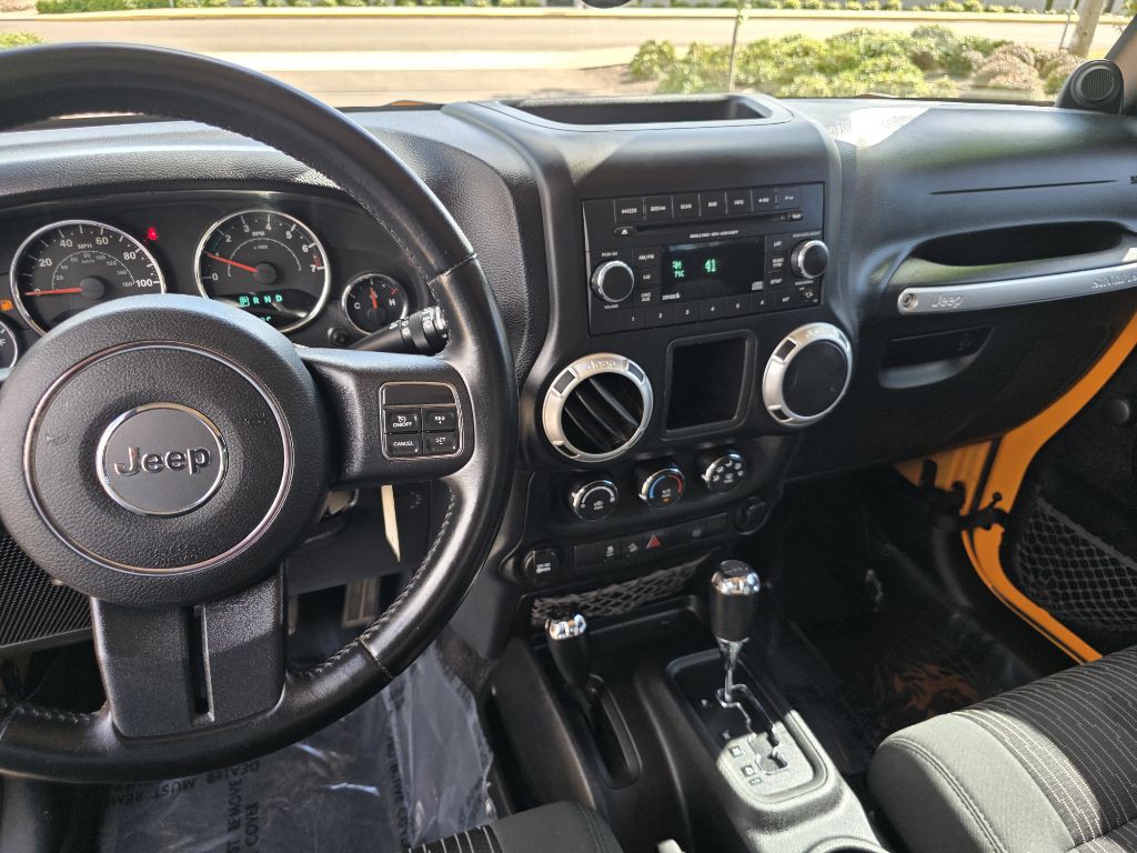 2012 Jeep Wrangler Image 11