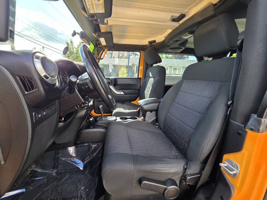 2012 Jeep Wrangler Image 13