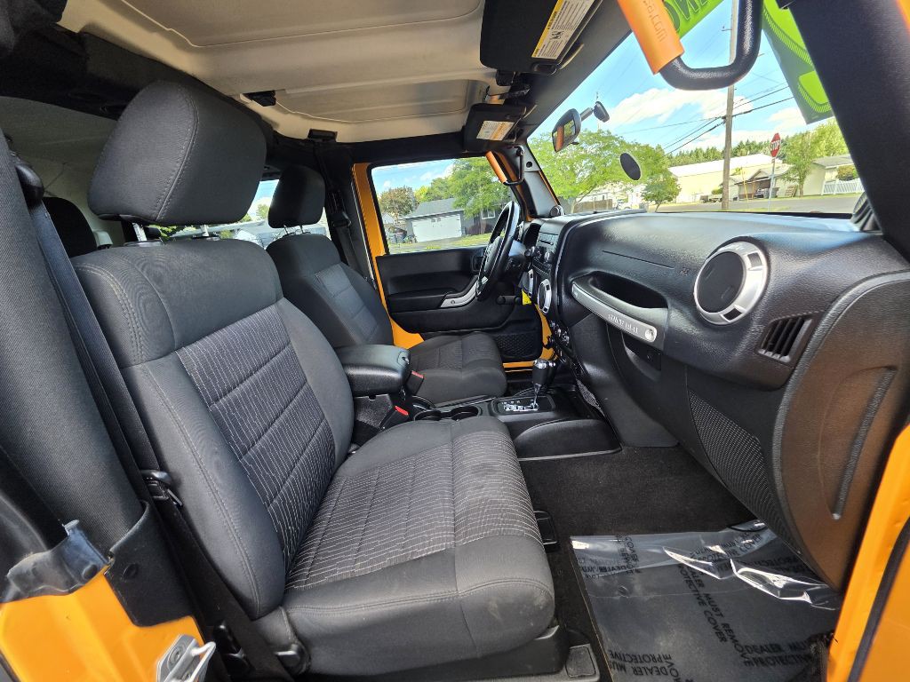 2012 Jeep Wrangler Image 15