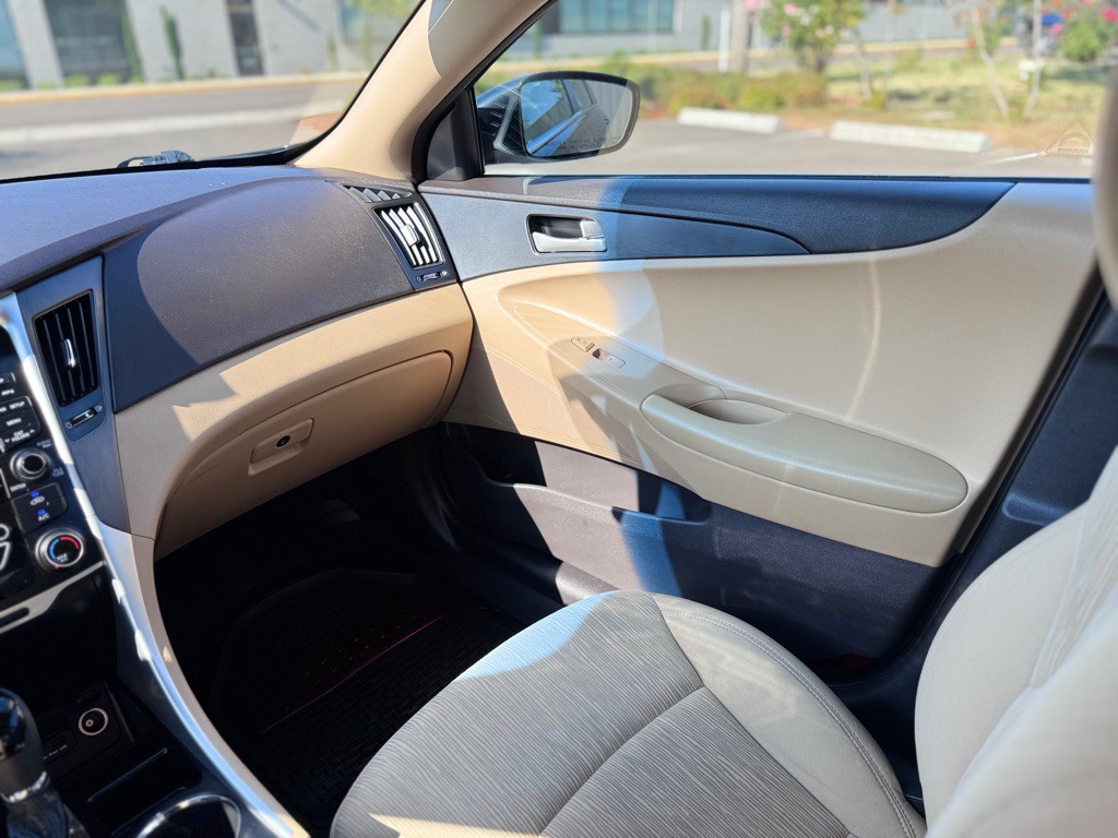 2012 Hyundai Sonata Image 11