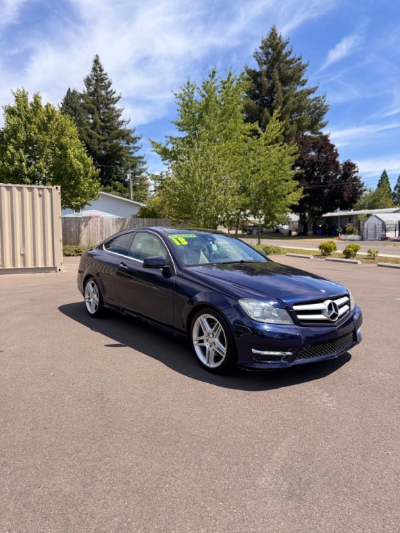 2013 Mercedes-Benz C-Class Image 3