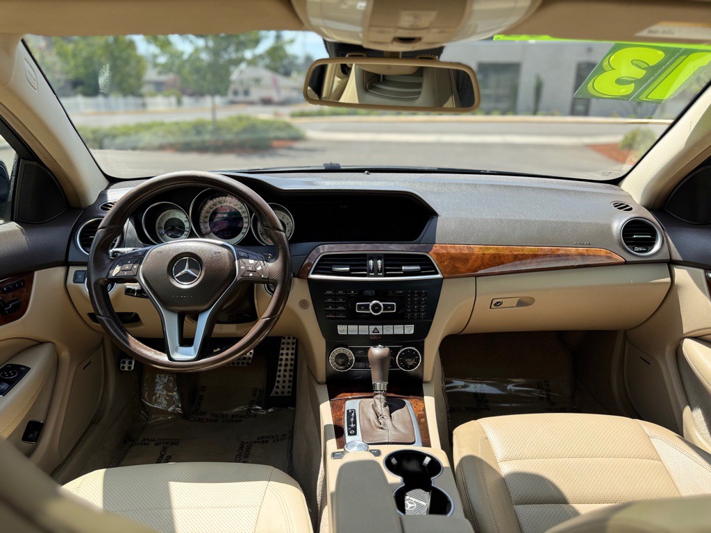 2013 Mercedes-Benz C-Class Image 9