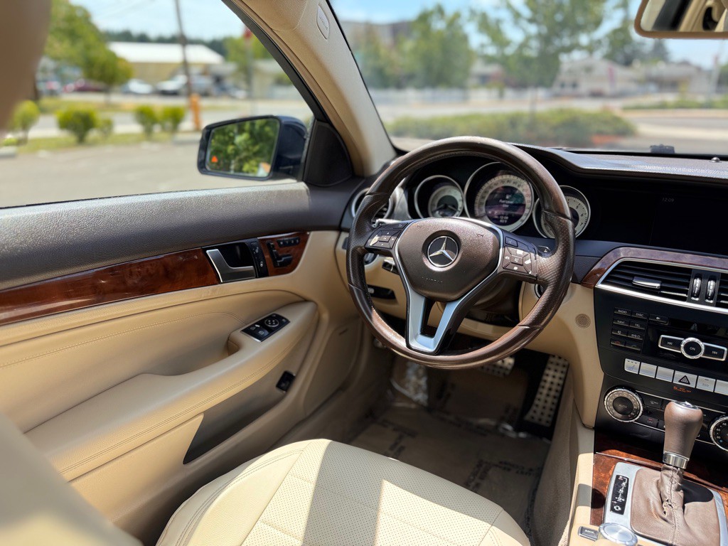 2013 Mercedes-Benz C-Class Image 10